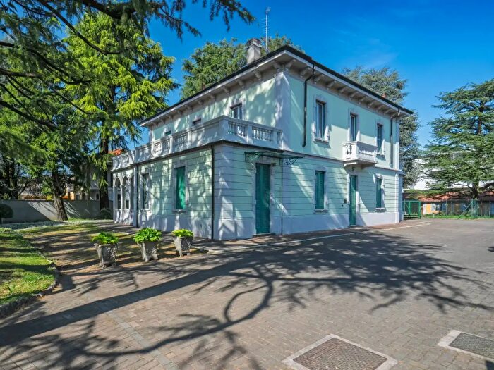 Case in Vendita e in Affitto - 3