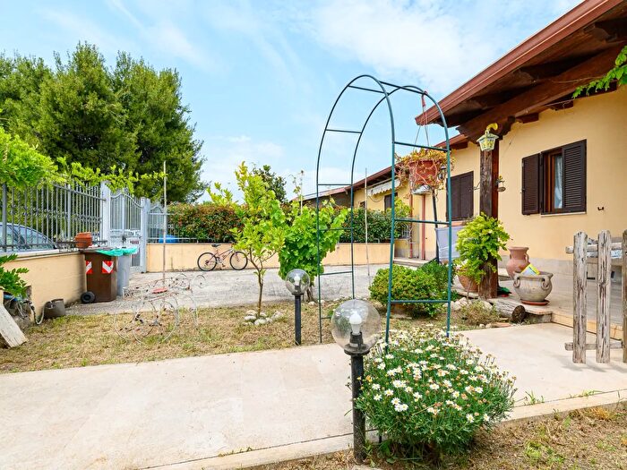 Casa trilocale in vendita in Via Giambattista Niccolini, Guidonia Montecelio