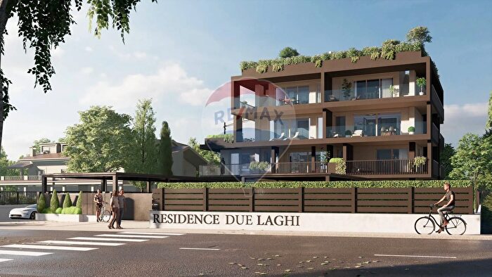 Appartamento trilocale in vendita in Via Bell Italia, Peschiera Del Garda