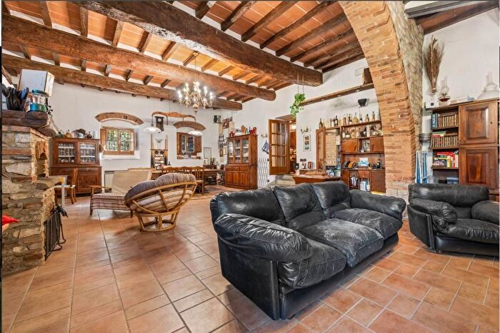 Casa con 11 locali in vendita in Via Gastone Nencini, Barberino Di Mugello