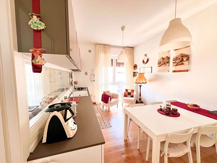 Appartamento trilocale in affitto in Corso Umberto I, Piazza Salotto Corso Umberto, Pescara