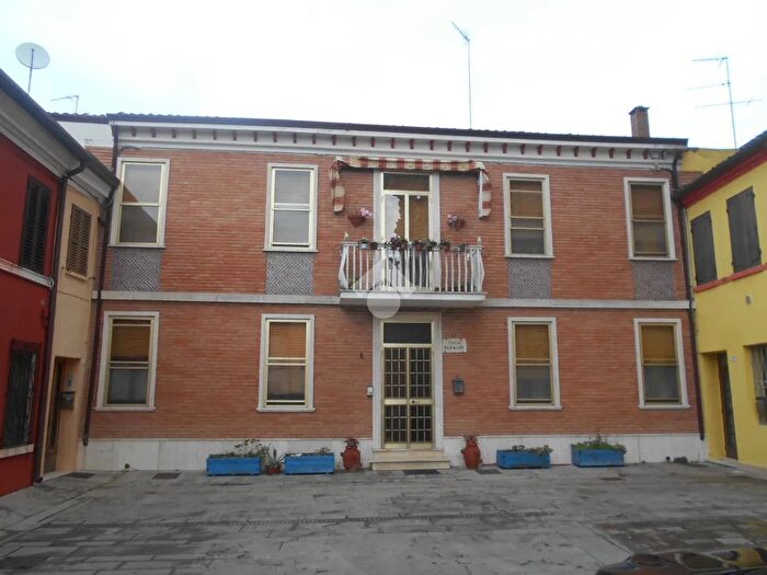 Appartamento con 8 locali in vendita in Piazza XX Settembre, Comacchio