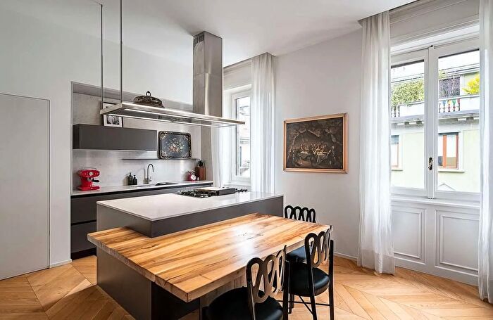 Casa quadrilocale in vendita in Sarzana