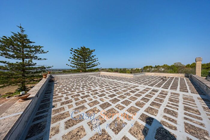 Casa con 5 locali in vendita in Strada Vicinale Rischiazzi, Parabita