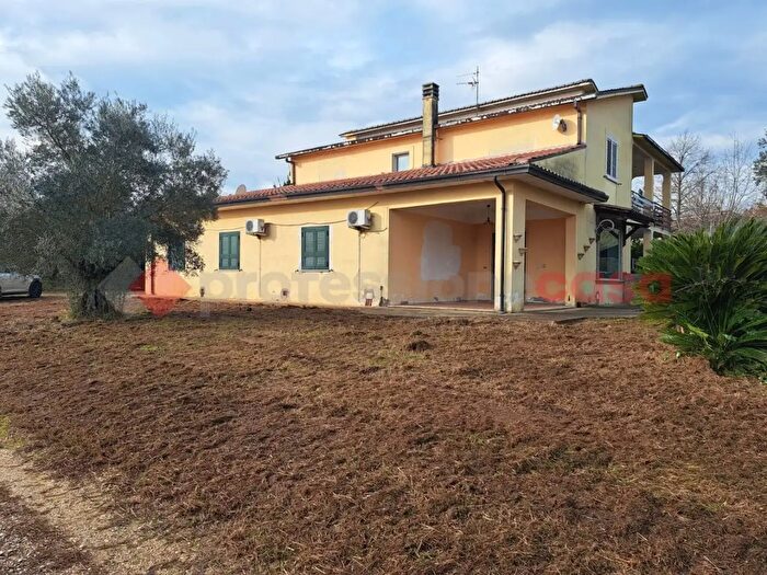 Casa quadrilocale in vendita in Via Casali San Montino, Cassino