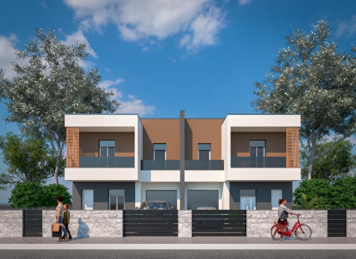 Casa con 5 locali in vendita in Via Vittime delle Mafie Snc, San Pietro In Casale