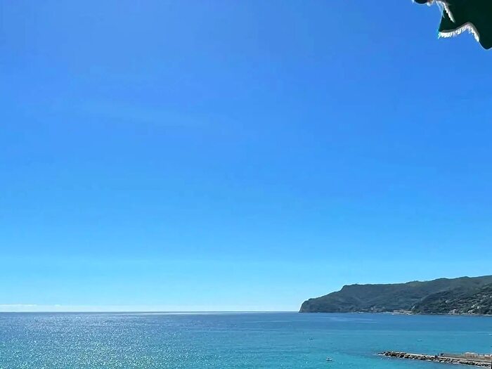 Appartamento trilocale in vendita in Spotorno