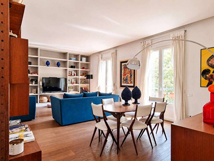 Appartamento trilocale in affitto in via via della Moscova, Moscova, Milano