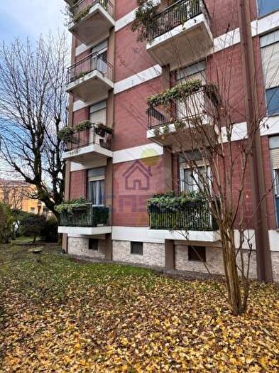 Appartamento trilocale in vendita in Via Trebbia, Cremona