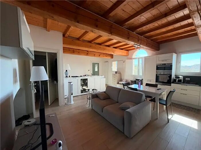 Appartamento trilocale in vendita in Firenze