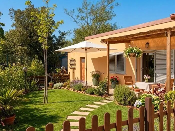 Casa quadrilocale in vendita in Campiglia Marittima