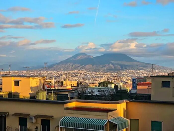 Appartamento quadrilocale in affitto in Via Giuseppe Orsi, Napoli