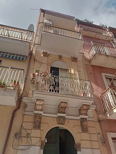 Casa quadrilocale in vendita in Via Renato Imbriani, Francofonte