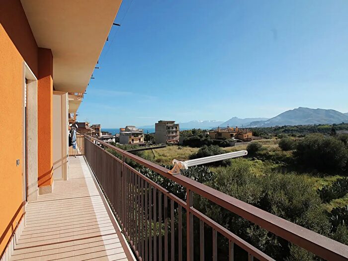 Appartamento con 5 locali in vendita in Via Senna, Bagheria