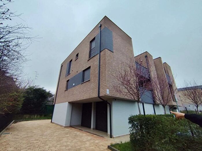 Appartamento quadrilocale in vendita in Via Alessandro Tassoni, Reggio Emilia