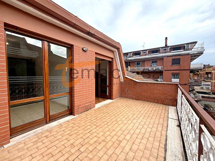 Appartamento bilocale in affitto in Via Calabritto, Borghesiana, Roma