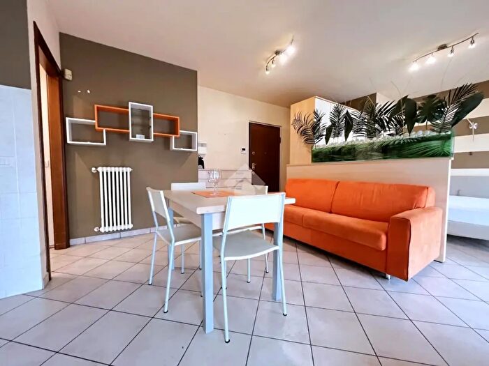 Appartamento monolocale in affitto in Via Grazioli, Milano