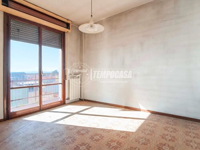 Appartamento trilocale in vendita in Via Ambrogio Colombo, Gorla Minore