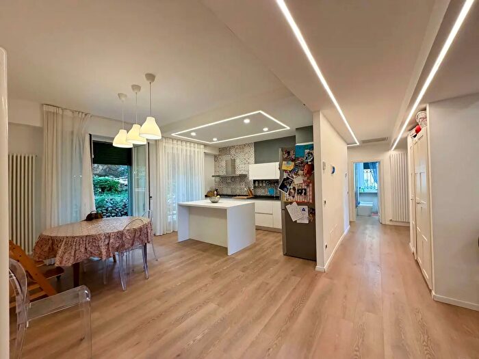 Appartamento con 6 locali in vendita in Via Luca Pacioli, Perugia