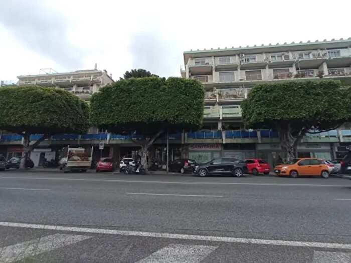 Appartamento quadrilocale in vendita in Viale della Libertà, Messina