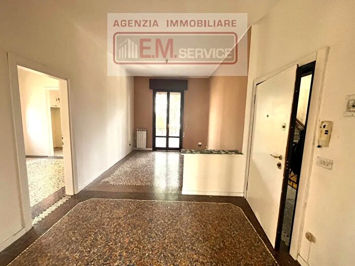 Appartamento trilocale in vendita in Via delle Tofane, Venezia