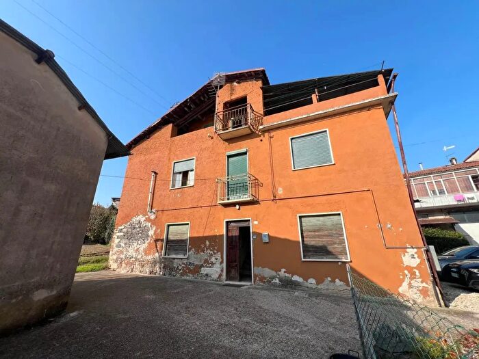 Casa con 6 locali in vendita in Via Vaccari, Arzignano