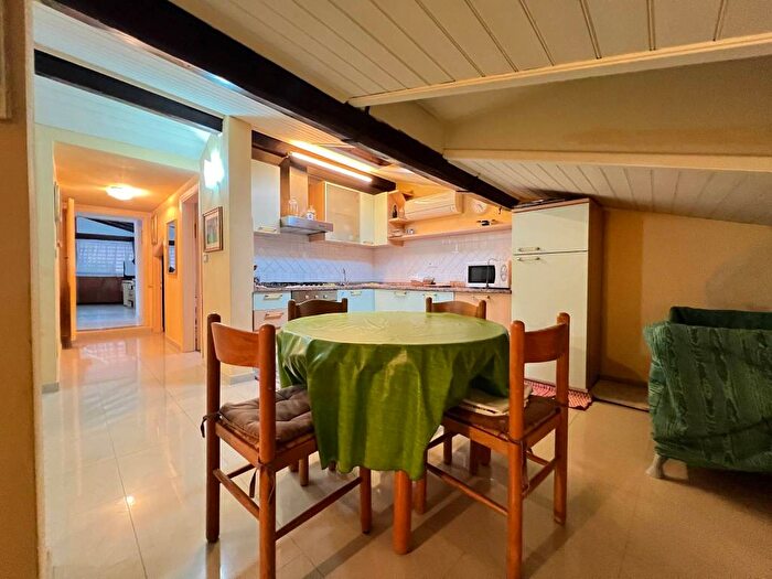 Appartamento quadrilocale in affitto in Via Michelangelo Buonarroti, Città Giardino, Viareggio