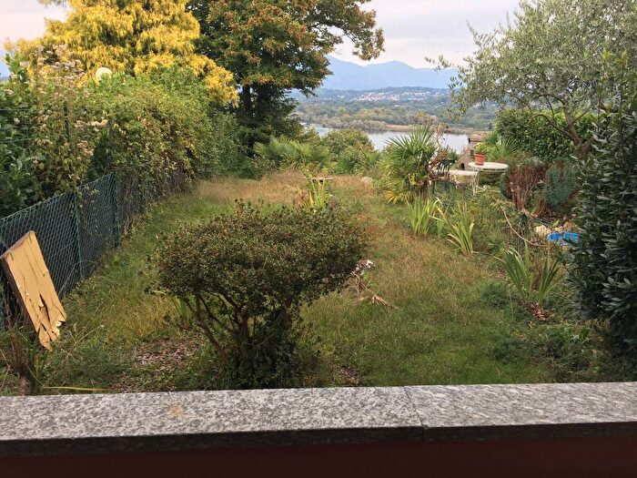 Appartamento monolocale in affitto in Via Belvedere, Centro, Ispra