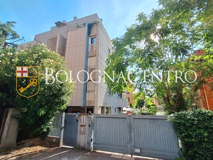 Appartamento monolocale in vendita in Via Libia, Bologna