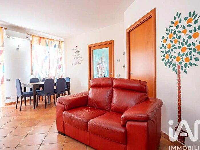 Appartamento con 5 locali in vendita in Via Don Mauro Natali, Montecosaro