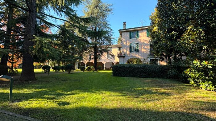 Appartamento quadrilocale in vendita in Via della Volta, Brescia