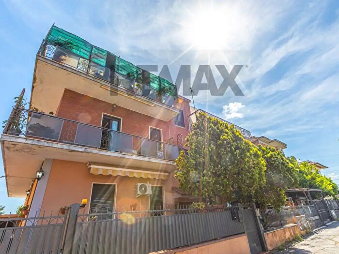 Appartamento trilocale in vendita in Via Umberto Maddalena, Ciampino