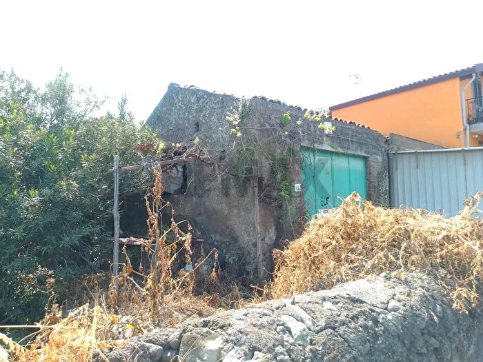 Casa bilocale in vendita in Via Strada Malpassoti, Riposto