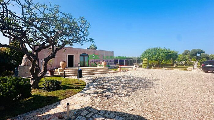 Casa quadrilocale in vendita in Contrada Giummarrelle, Ragusa