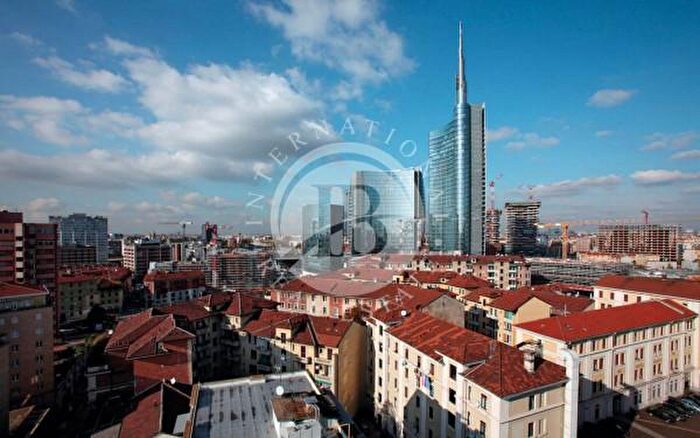 Appartamento con 6 locali in vendita in Bastioni di Porta Nuova, Milano