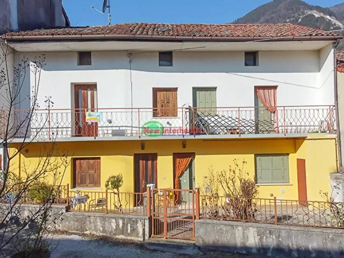 Appartamento con 7 locali in vendita in Via Colvera, Maniago