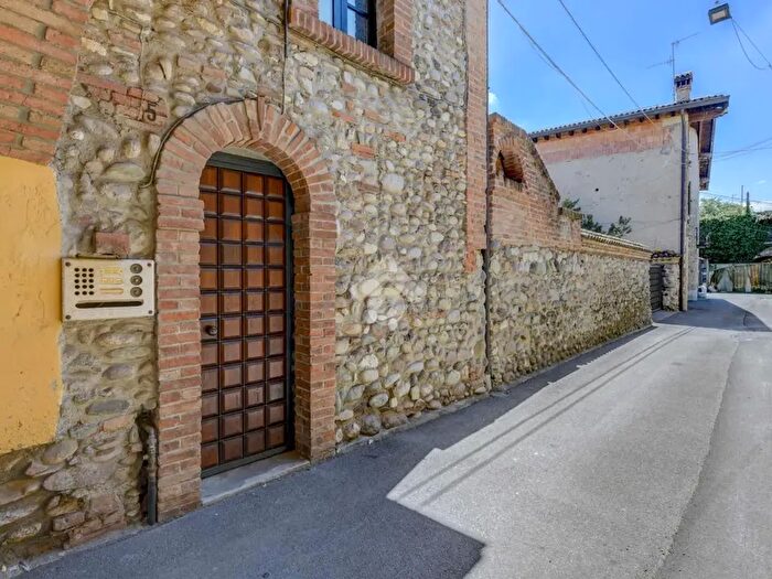 Casa con 9 locali in vendita in Vicolo Tre Archi, Ospitaletto