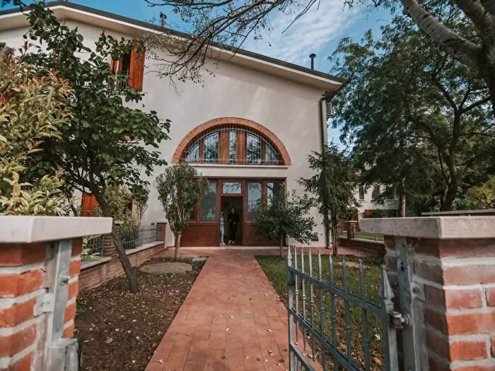 Appartamento trilocale in vendita in Via Parenza Alta, Borgo Virgilio