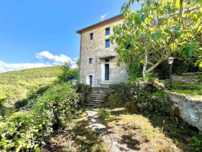 Casa trilocale in vendita in Via Pinturicchio, Corciano