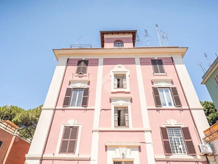 Appartamento bilocale in vendita in Appartamento Via Azone, Roma