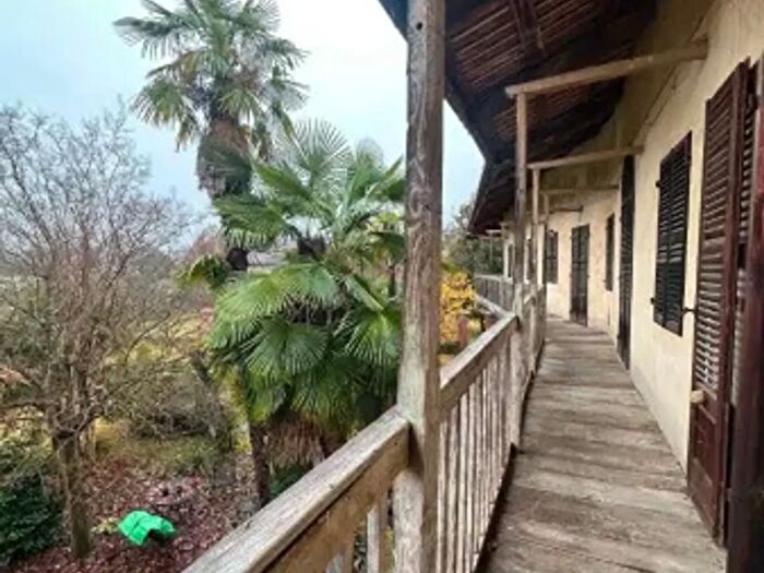Casa con 6 locali in vendita in Via Vassallo Demilsie, Levone