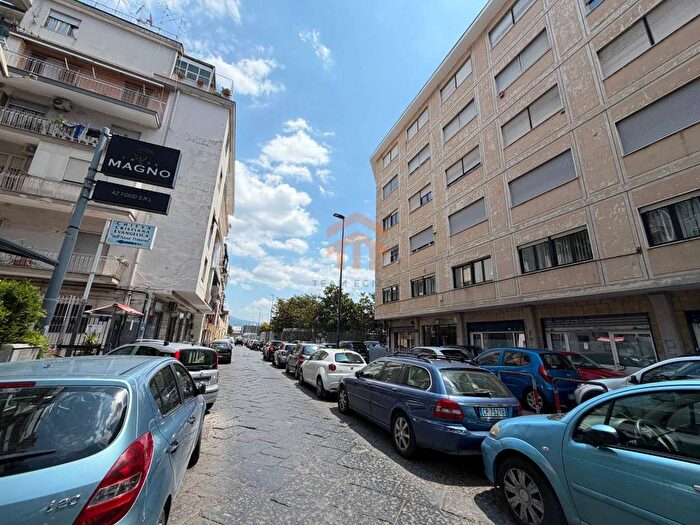 Appartamento trilocale in affitto in Strettola Sant'Anna alle Paludi, Zona Industriale Marina, Napoli