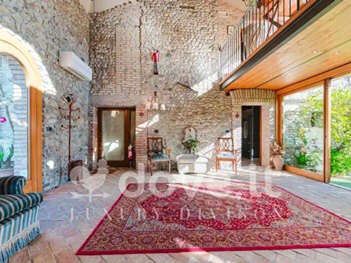 Casa con 6 locali in vendita in Via Cavour, Godega Di SantUrbano