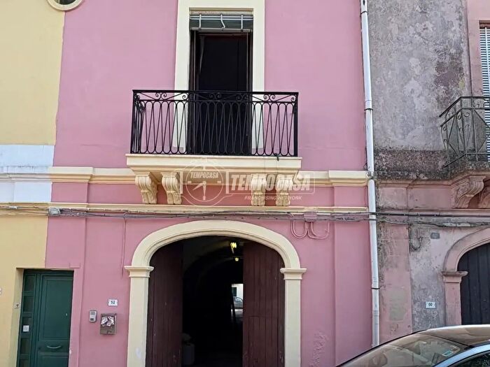 Casa quadrilocale in vendita in Giuggianello