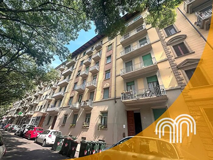 Appartamento trilocale in vendita in Corso Peschiera, Torino