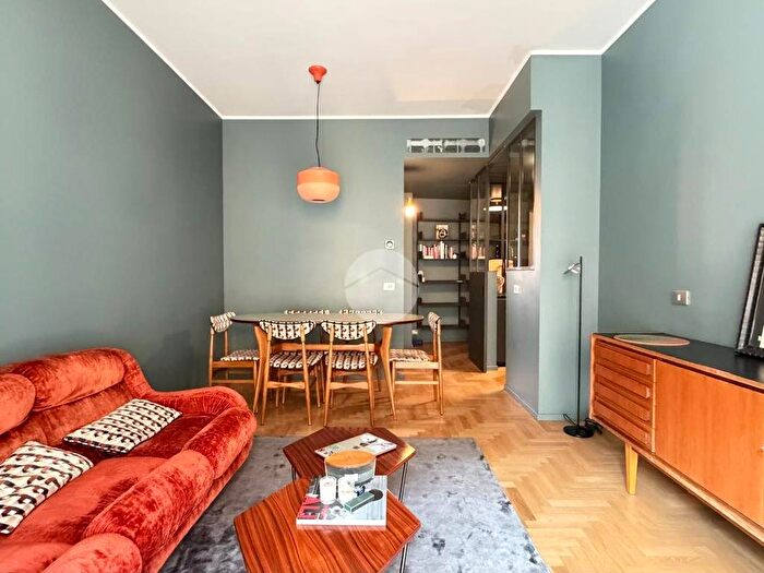 Appartamento trilocale in vendita in VIA EMILIO MOROSINI, Montenero, Milano