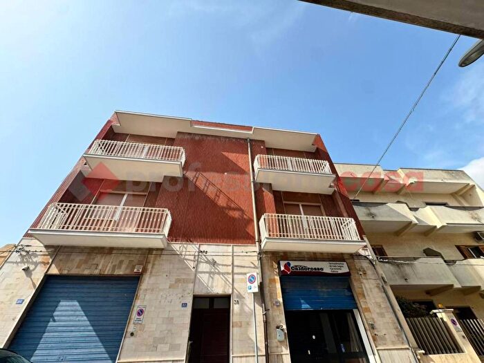 Appartamento con 5 locali in affitto in VIA GIARDINI CONVENTO, Centro, Pulsano