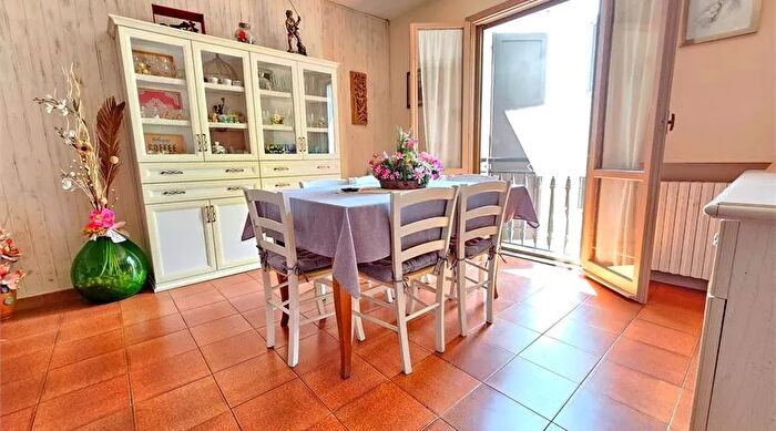 Casa quadrilocale in vendita in Via Nespolo Correggio Re Correggio Prato, Correggio