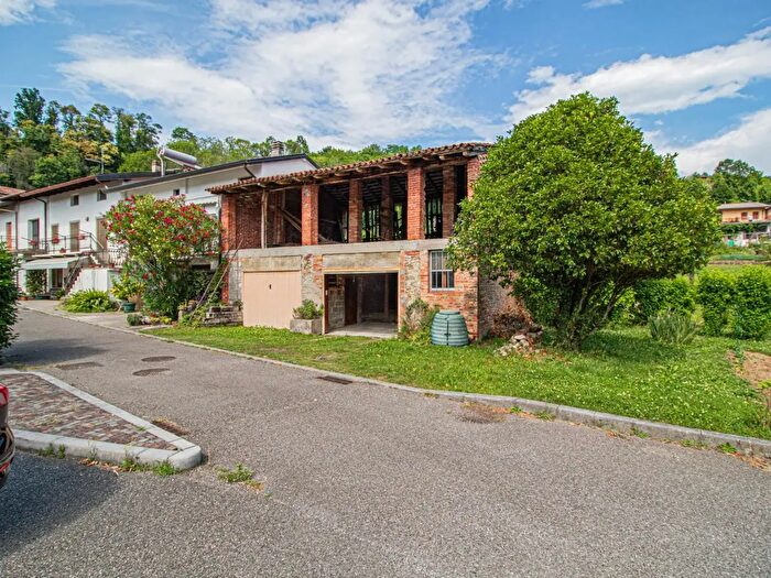 Casa trilocale in vendita in Magnano In Riviera
