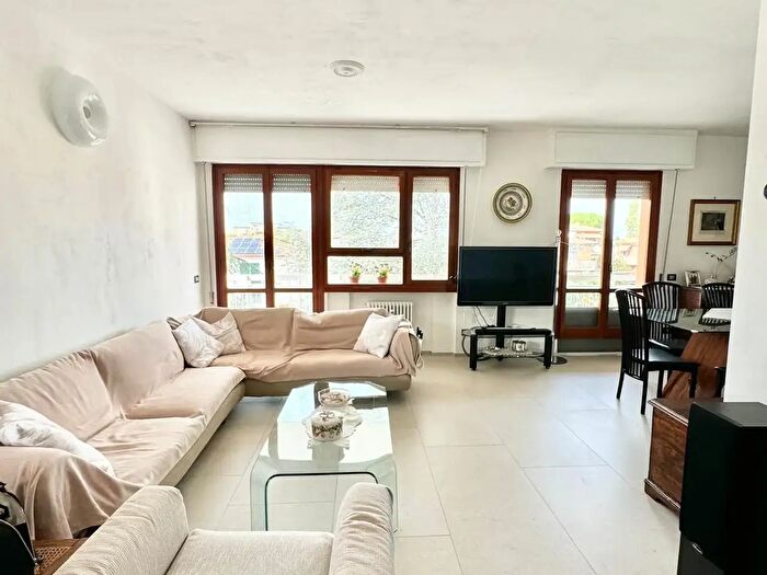 Appartamento con 7 locali in vendita in Pisa